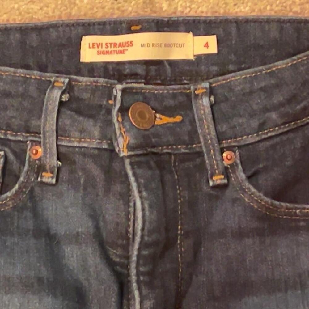 Levis dark wash mid rise - Picture 2 of 3